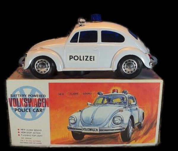 Alps Volkswagen Beetle Police Car 1972 Plasticmodel with Frictiondrive in original box (5288)